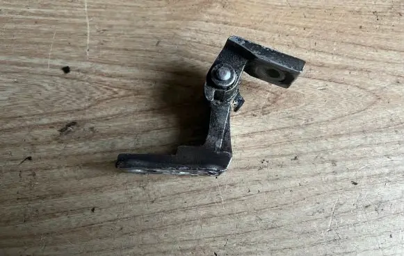 Audi A4 S4 B7 8E 8H Front door upper hinge 8E0831402C