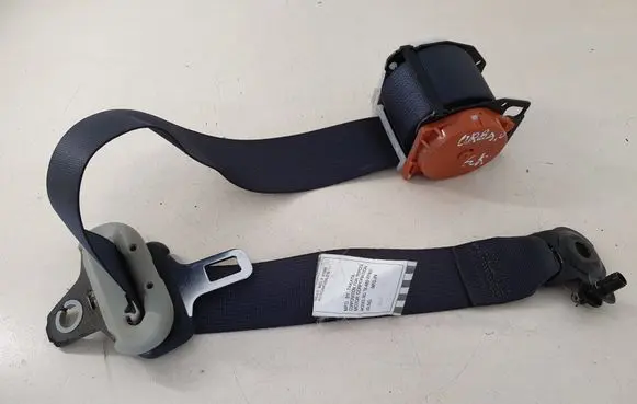 Toyota Urban Cruiser (XP110) Rear seatbelt