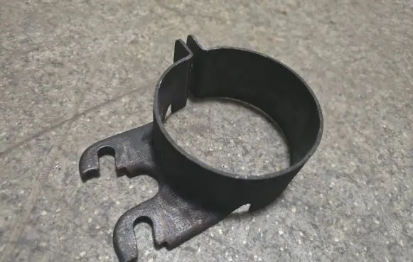 BMW 5 E39 Fuel filter bracket/mount holder 7786376 1801200