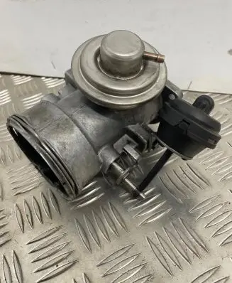 Volkswagen Transporter - Caravelle T5 EGR valve 070128070E 281813056 V200