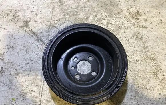 Volkswagen Polo V 6R Crankshaft pulley 038105243M