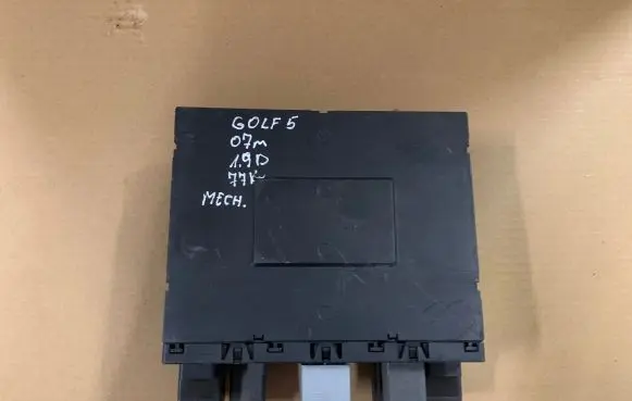 Volkswagen Golf V Comfort/convenience module 3C0937049AD 28068687 H52S2002