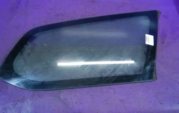 Rear side window