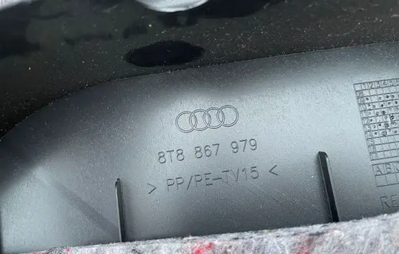 Audi A5 8T 8F Tailgate trim 8T8867979
