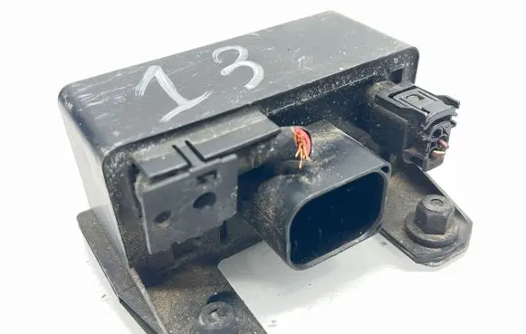 Mercedes-Benz S W220 Glow plug pre-heat relay 0285454032