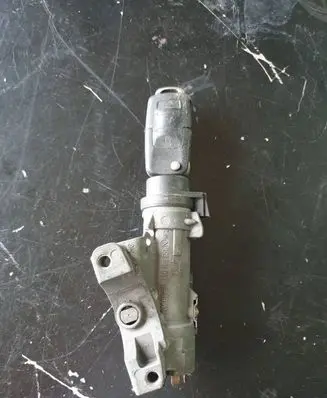 Volkswagen PASSAT B5.5 Ignition lock 4B0905851N