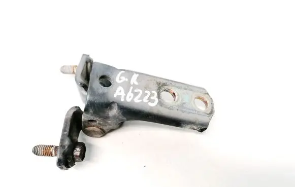 Mitsubishi Lancer Rear door lower hinge