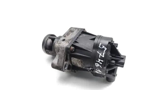 Opel Astra J EGR valve 55566052