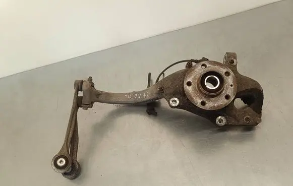 Audi A6 S6 C7 4G Front wheel hub 