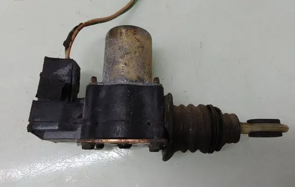 Jeep Cherokee XJ Central locking motor 5045854