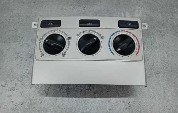 Toyota Corolla Verso E121 Climate control/heater control trim 55900-0F011