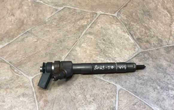 Mercedes-Benz A W169 Fuel injector A6400700787