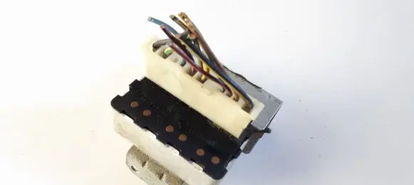Volkswagen Transporter - Caravelle T3 Other relay 211963135