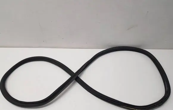 Volkswagen Scirocco Trunk rubber seal (body) 1K8827705B