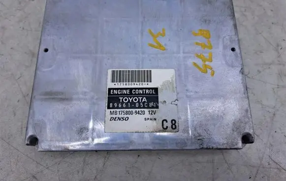 Toyota Avensis T250 Engine control unit/module 89661-05C81