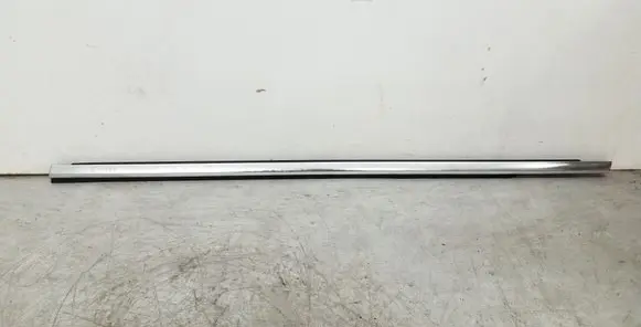 Volkswagen PASSAT CC Front door glass trim molding 3C8837475D