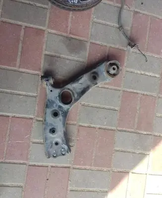 KIA Sorento Front lower control arm/wishbone