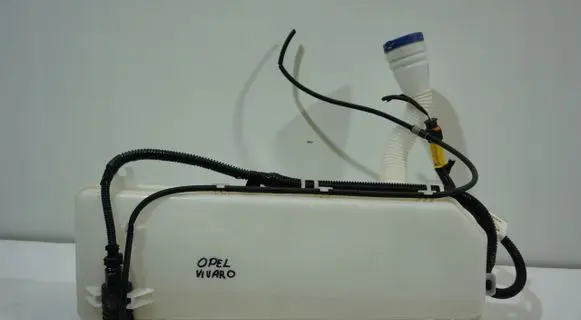 Opel Vivaro Windshield washer fluid reservoir/tank 