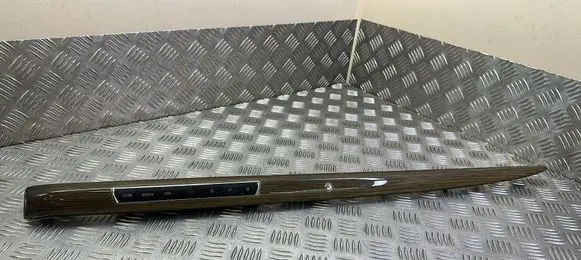 Dashboard glove box trim
