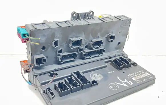 Mercedes-Benz Vito Viano W639 SAM control unit 6395450301