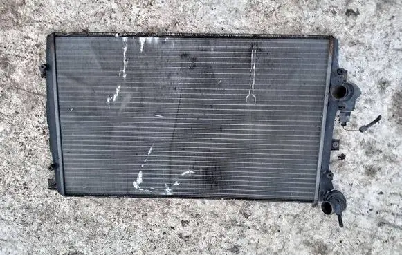 Coolant radiator
