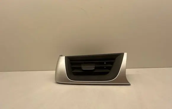 Renault Captur II Dashboard side air vent grill/cover trim 687613387R