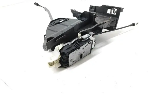 Volvo V40 Front door lock 31391822
