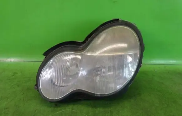 Mercedes-Benz C W203 Headlight/headlamp 0301166201