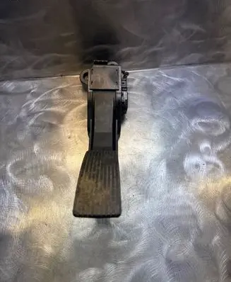 Mercedes-Benz ML W164 Accelerator throttle pedal a1643000004