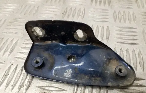 Skoda Octavia Mk2 (1Z) Fender mounting bracket 1Z0821141A