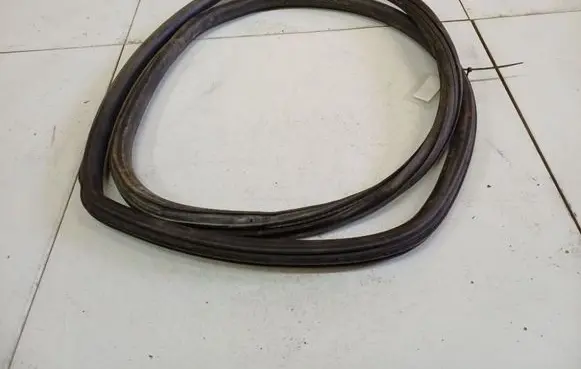 Volkswagen Golf IV Rubber seal front coupe door 