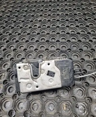 Opel Vectra C Front door lock 24447341