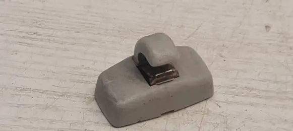 Volkswagen PASSAT B5 Sun visor clip/hook/bracket 3B0857561A