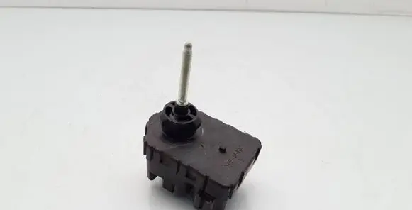 Mitsubishi Pajero Headlight level adjustment motor 