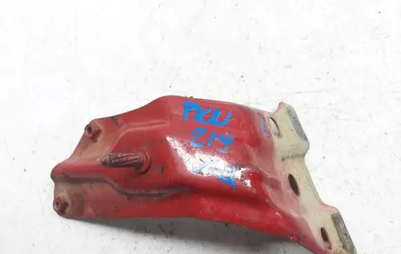 Volkswagen Eos Fender mounting bracket 1Q0821135A