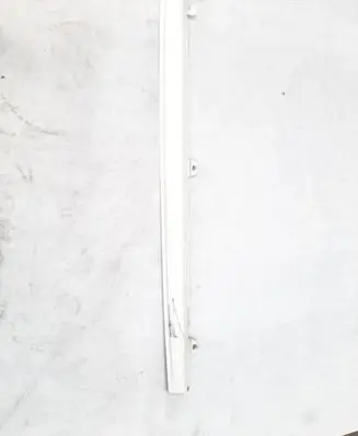 Front sill (body part)