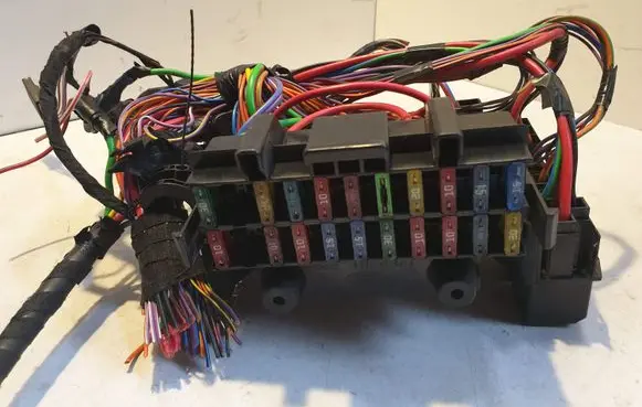 Ford Puma Fuse module YS6T14K150BB 65GF70100