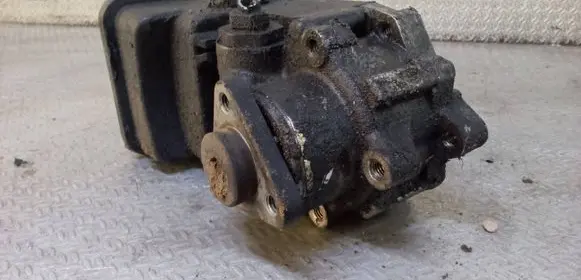 BMW 3 E46 Power steering pump 91208