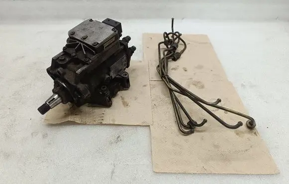 Audi A6 S6 C5 4B Fuel injection high pressure pump 059130106A 0470506002