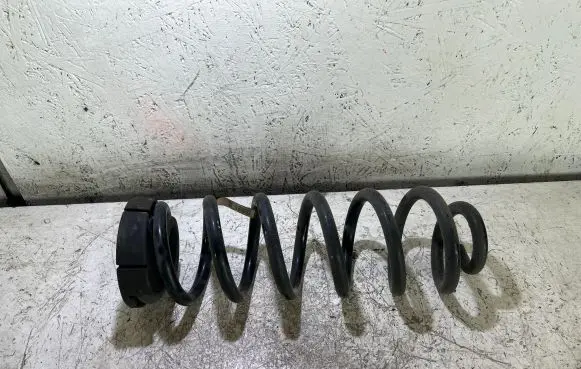 Jeep Grand Cherokee WL Rear coil spring 68375297AB