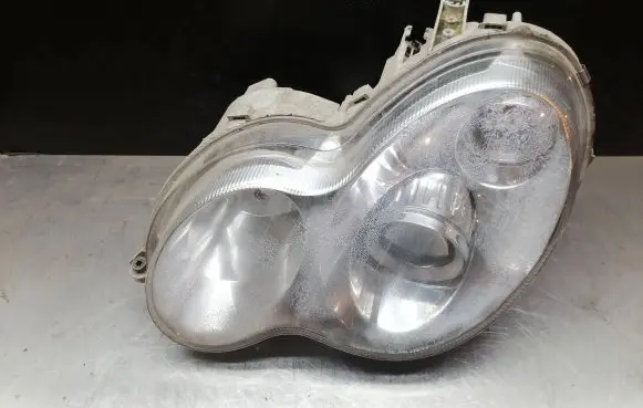 Mercedes-Benz C W203 Headlight/headlamp 3401109L