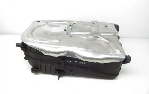 Mercedes-Benz E C207 W207 Air filter box A6510901101 A6510940320 70369274