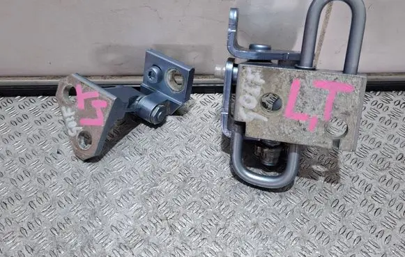 Volkswagen Golf VI Rear door hinge set 