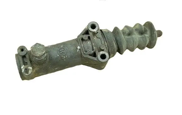 Iveco Daily 4th gen Clutch slave cylinder 504033669