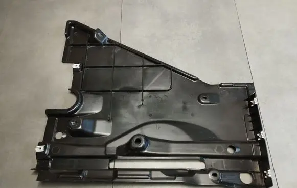 Audi A5 Front underbody cover/under tray 8B3825215