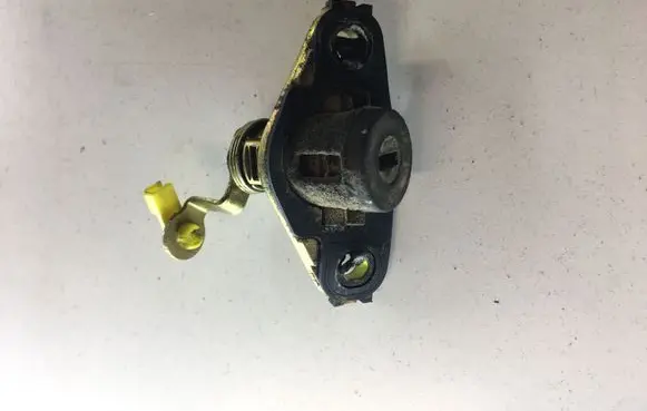 Toyota Corolla Verso E121 Tailgate exterior lock 7040C
