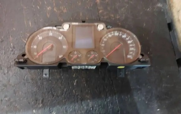 Volkswagen PASSAT B6 Speedometer (instrument cluster) 3C0920870G