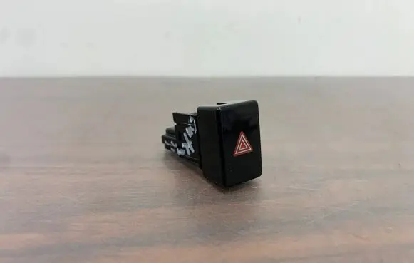 Mitsubishi Outlander IV Hazard light switch 201120A
