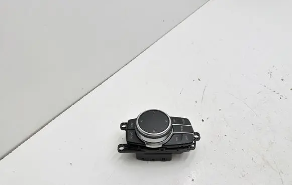 BMW 5 G30 G31 G38 Head unit multimedia control 6844224 0001846726 901600570010