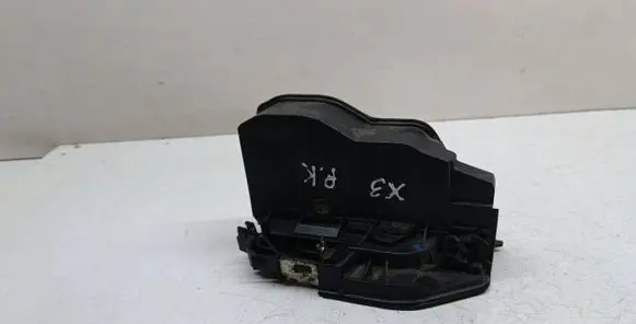 BMW X3 E83 Front door lock 7167065
